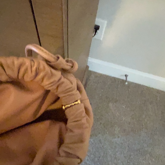 New! Mansur Gavriel Exclusive Mini Cloud Clutch Bag in Trucco Nude Tan Beige - Picture 8 of 10